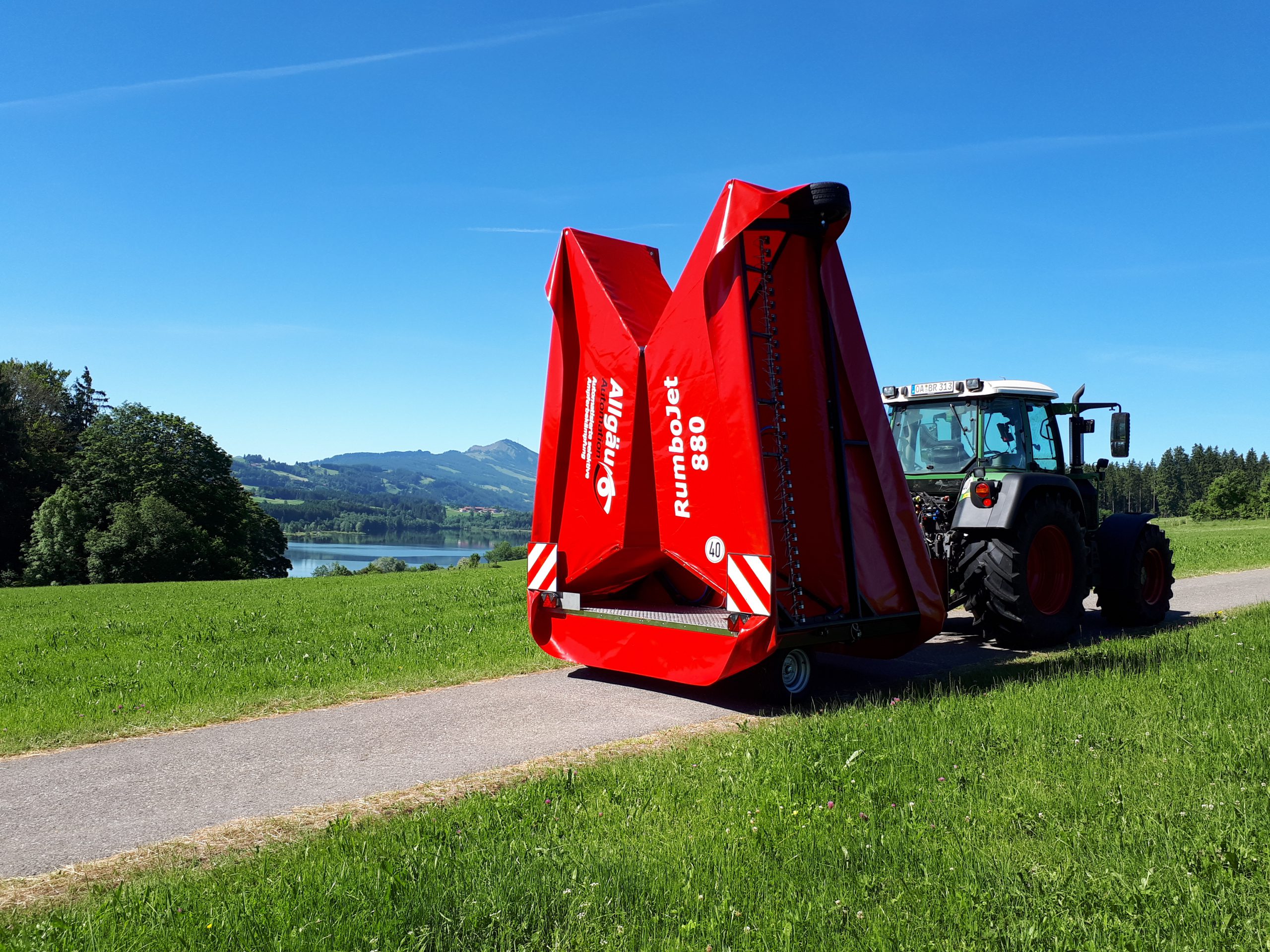 Automatische Ampferdetektion und -bekämpfung im Grünland